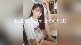 色女裁缝的量身服务 001