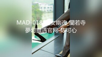 -短发清纯系美女3P双男 前面插嘴后面舔逼 按双腿抽插无套内射