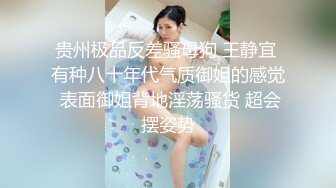   好身材腰细胸大妹子喜欢先自慰再啪啪，振动棒赛比翘起屁股扭动，跪着特写交舔屌