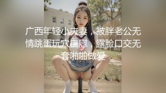 刚下海不久的极品妹子，全程露脸火辣激情艳舞，听狼友指挥慢慢脱光揉奶玩逼看特写，坐插假鸡巴呻吟可射好骚，