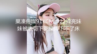 aavv39.xyz@老外名媛国人老哥大战洋妞白皙奶子无毛粉穴，性感吊带黑丝高跟鞋手指扣逼后入抽插